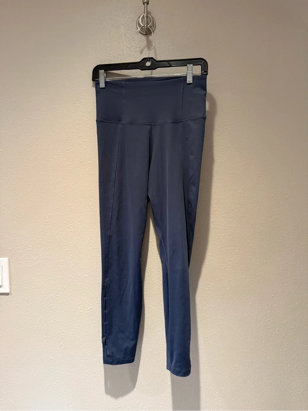 Nike Blue Dir Fit Yoga High Waisted Navy Blue Leggings Keyhole Ankle Cutout Deta